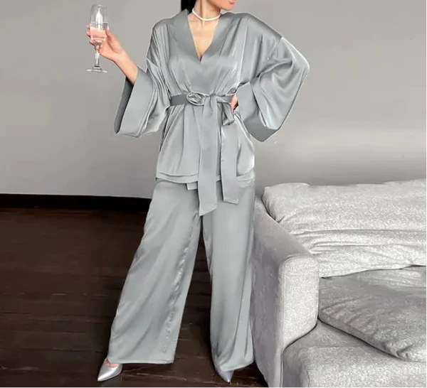 Lay me down tonight - Satin Sleepwear Set