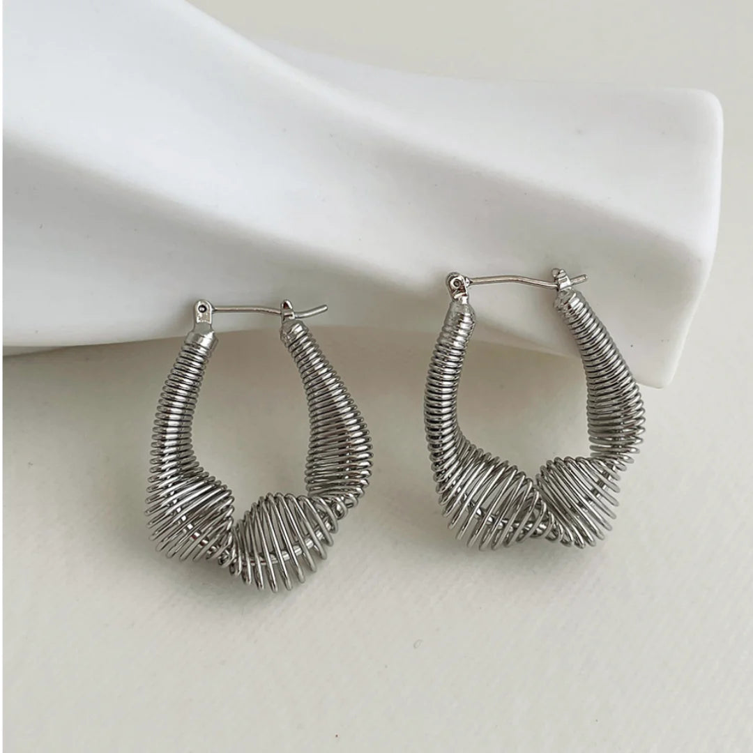 Feels like I am free - Twist Earrings