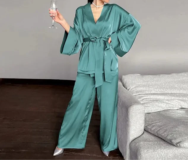 Lay me down tonight - Satin Sleepwear Set